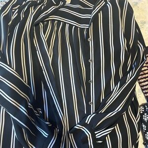 H&M Black and Blue Long Sleeve Button Down Shirt